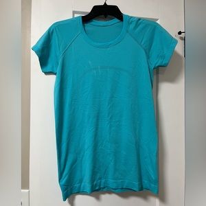 Lululemon Short Sleeve Swiftly Tech 2.0 in Electric Turquoise